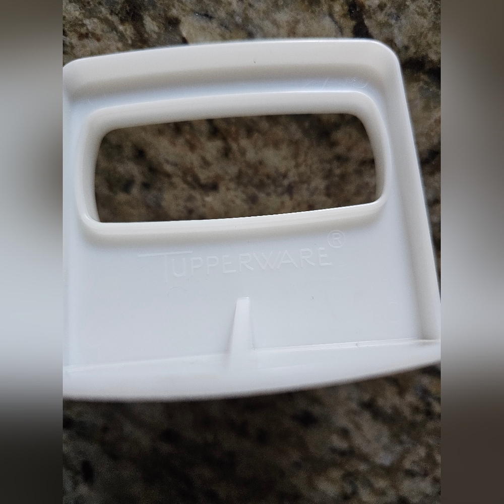Tupperware hamburger press - Picture 4 of 6